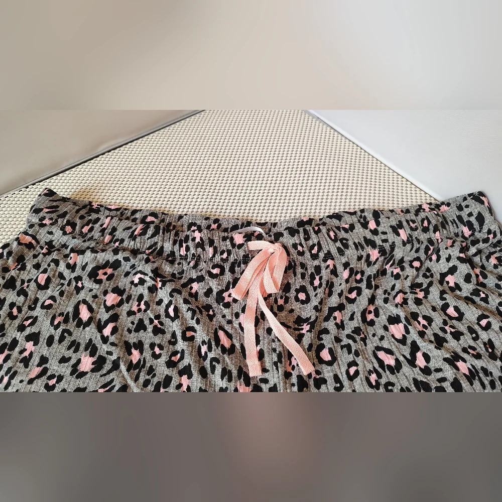 Joyspun Women’s Size 3X (22W-24W) Ribbed Top and Pants Pajama Set Sleep Wear NWT - Picture 4 of 5